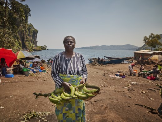 Women with bananas